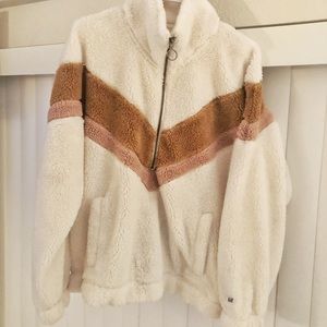 A&F FLEECE PULLOVER